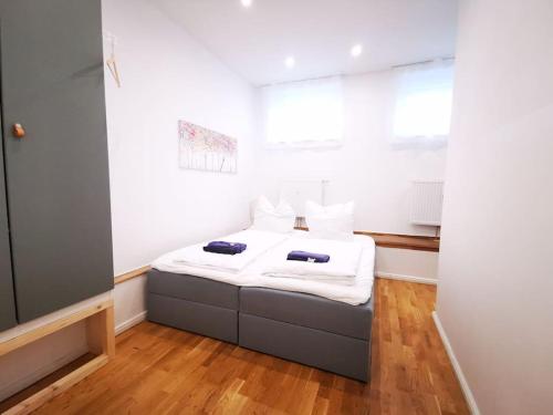 INVAL by ROCKCHAIR Apartments l SUPERHOST Status l 2 Bedrooms Boxspringbeds 2 Bathrooms in City Center "Mitte" - Cozy Maisonette Family & Business Flair welcomes you! photo 33