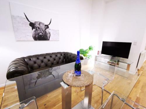INVAL by ROCKCHAIR Apartments l SUPERHOST Status l 2 Bedrooms Boxspringbeds 2 Bathrooms in City Center "Mitte" - Cozy Maisonette Family & Business Flair welcomes you! photo 39