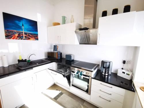 INVAL by ROCKCHAIR Apartments l SUPERHOST Status l 2 Bedrooms Boxspringbeds 2 Bathrooms in City Center "Mitte" - Cozy Maisonette Family & Business Flair welcomes you! photo 40