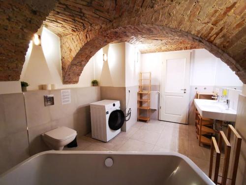 INVAL by ROCKCHAIR Apartments l SUPERHOST Status l 2 Bedrooms Boxspringbeds 2 Bathrooms in City Center "Mitte" - Cozy Maisonette Family & Business Flair welcomes you! photo 43