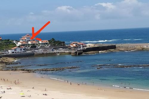 Edificio Tudor un mirador al Cantábrico