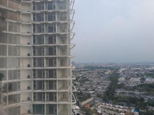 Pemandangan umum bagi Tangerang atau pemandangan bandar yang diambil dari hotel