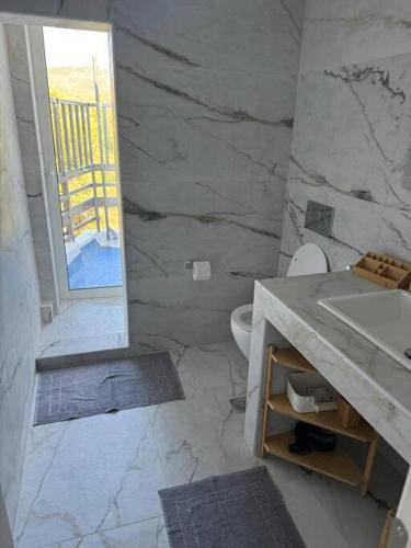 Kifisia Penthouse by Taurus