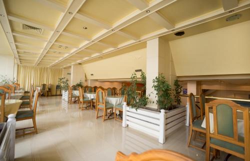 Gallery image of Hotel Versailles in Mar del Plata