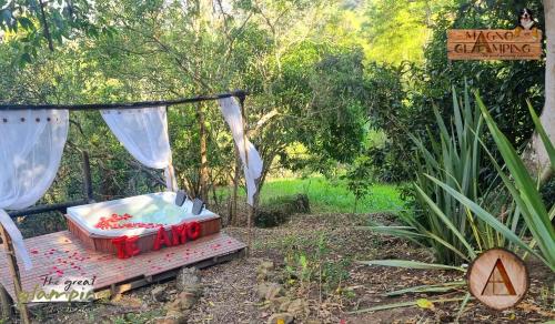 Jardín al aire libre en Magno Glamping Valle de Tenza