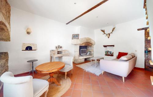 Photo de la galerie de l'établissement 3 Bedroom Stunning Home In Prayssas, à Prayssas