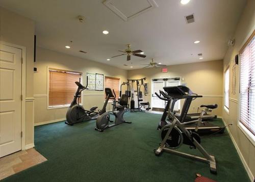 Γυμναστήριο ή/και όργανα γυμναστικής στο Fairway Heights condo