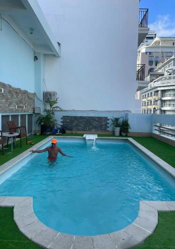 Πισίνα στο ή κοντά στο King Hotel