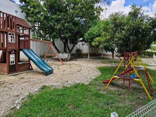 Ο χώρος παιχνιδιού για παιδιά στο Casa Colibrí, Tuxtla Gutierrez