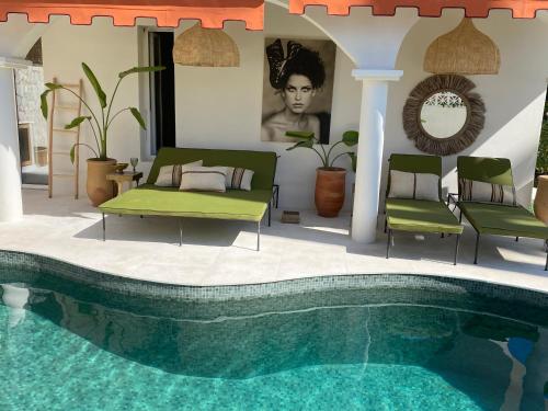 Der Swimmingpool an oder in der Nähe von Casa de Colina - great seaview - Marbella