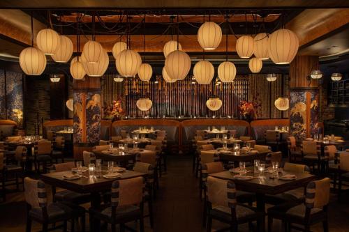 Εστιατόριο ή άλλο μέρος για φαγητό στο Moxy NYC Lower East Side