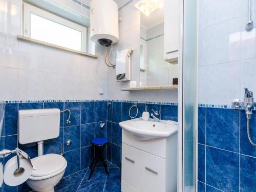 Apartments Nicol - Two-Bedroom Apartment with Balcony and Sea View