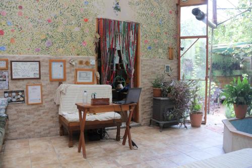 Φωτογραφία από το άλμπουμ του Lotus Garden Hostel Izmir στη Σμύρνη