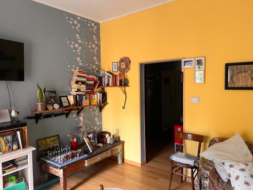 Una televisión o centro de entretenimiento en A casa di Gia Gia