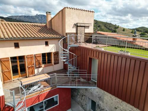 Φωτογραφία από το άλμπουμ του MAURY CAT'STUDIO 66 σε Maury