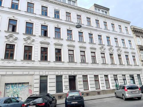 Schöne Erdgeschosswohnung, nahe Zentrum und Schoenbrunn