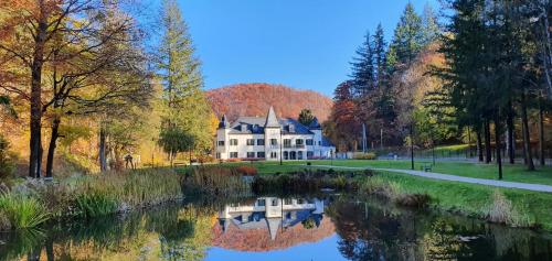 Újhuta Kastélyszálló