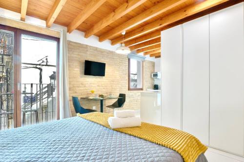 Apartamento de diseño en la Plaza del Carmen F1