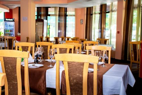 Εστιατόριο ή άλλο μέρος για φαγητό στο Hotel Orphey