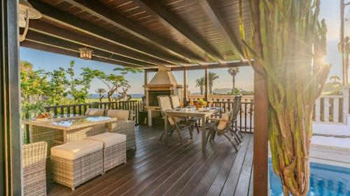 Oceanfront villa - Amarilla Breeze