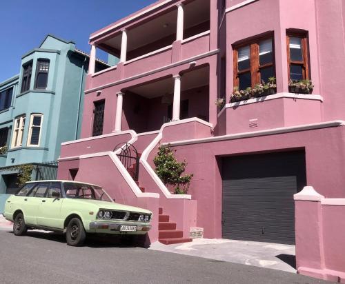 Gallery image of The Pink House boho apartment in Muizenberg