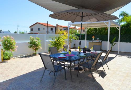 Patio nebo venkovní prostory v ubytování Ayia Napa Marina Luxury Villas - Pearl