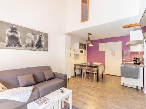 Photo de la galerie de l'établissement Duplex 38m² 5 pers, 2 TV, balcon, casier à skis - FR-1-353-114, à La Plagne Tarentaise