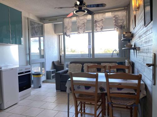 Beau T1 rénové proche Parc Charles de Gaulle avec wifi - FR-1-553-275