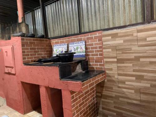Dapur atau dapur kecil di Casa de campo Domeni rustica e próximo a cidade de Juiz de Fora MG