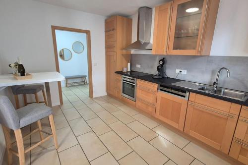 Η κουζίνα ή μικρή κουζίνα στο Ferienwohnung AU in Bitburg