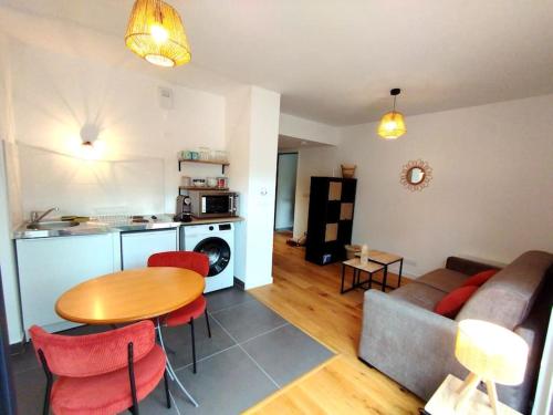 Studio meublé centre ville Aix les Bains