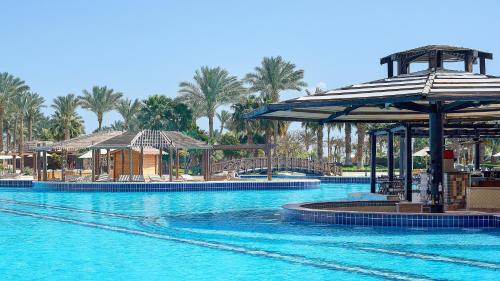 Steigenberger Aldau Beach Hotel — Pool view