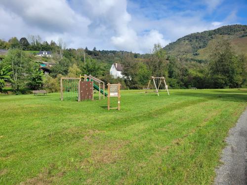 Gallery image of Maison de campagne in Issor