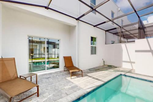 Spacious 5BR Home w Pool 15 Minutes to Disney photo 5