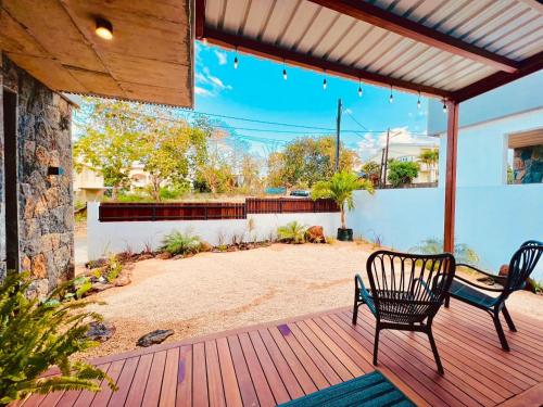 Μπαλκόνι ή βεράντα στο Into the Sun - Modern Holiday Home