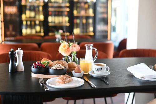 Jídlo v hotelu nebo okolí