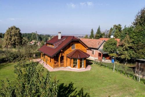 Fotografia z galérie ubytovania Hazelnut Pool House - Happy Rentals v destinácii Ludbreg