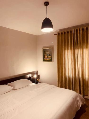 Spacious Villa Apartment in a Trendy Neighborhood