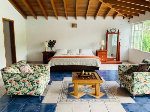 Ruang duduk di Hacienda Finca La Querendona