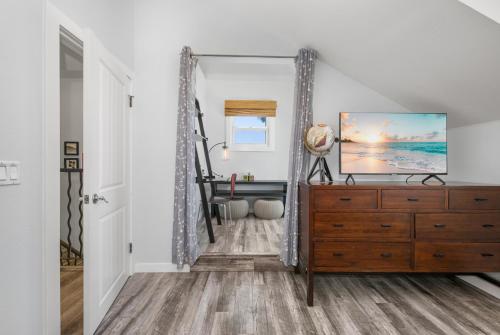 Fotografie z fotogalerie ubytování Stunning Casa Surf House in Newport with Parking Stunning Casa Surf House in Newport v destinaci Newport Beach