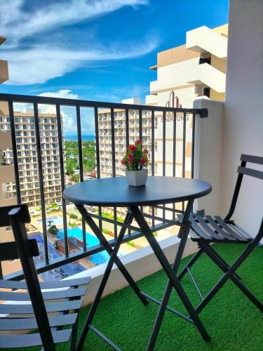 Balkón nebo terasa v ubytování MattiGab Homestay -studio type condo