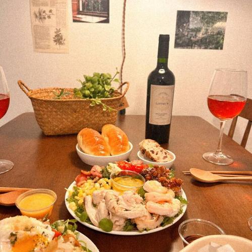 Makanan di atau berdekatan apartmen