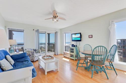 Gallery image of C307A Delightful Diversion Oceanfront Pool in Duck