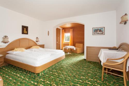 Postel nebo postele na pokoji v ubytování Hotel Lichtenstern