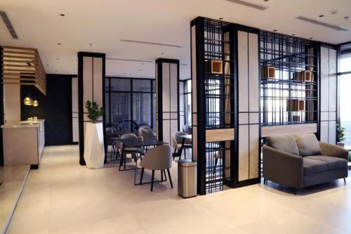 Posezení v ubytování Ramadi Hotel & فندق رمادي