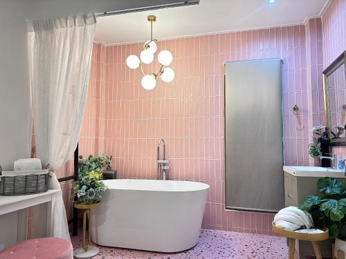 Koupelna v ubytování Virawan home villa ที่พักเกาะล้าน