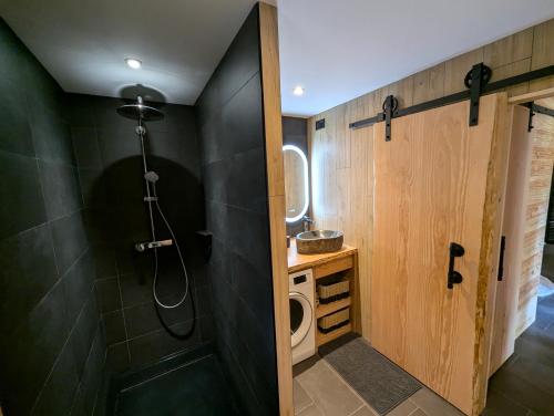 Photo de la galerie de l'établissement Gîte En Plain'Nature- Jacuzzi privatif-4 personnes, à Bionville