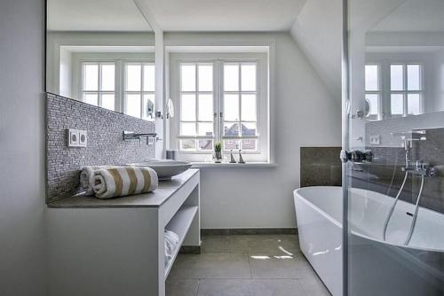 O baie la Reetdach Friesenhaus Listperle