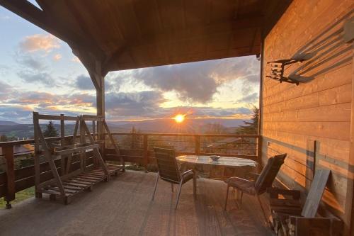 Photo de la galerie de l'établissement Chalet spacieux entre lacs et montagnes, à Copponex
