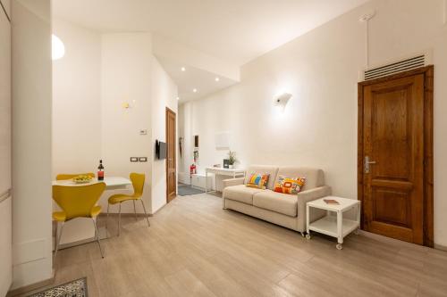 Keys of Italy - Pergola 19 - 1 Bdr Flat with inner courtyard